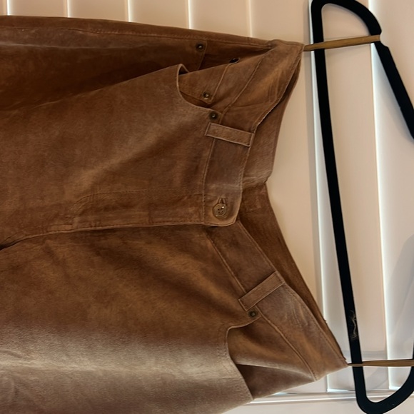 Real suede tan size 6-8 pants no tag - Picture 2 of 4